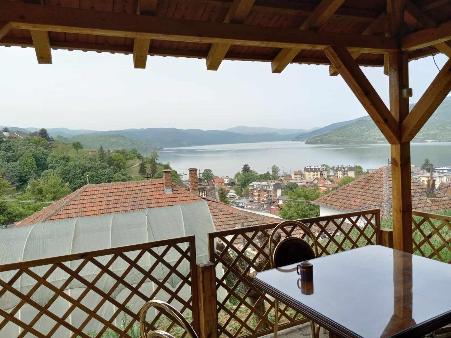 Apartman Sani Доні-Мілановац Екстер'єр фото
